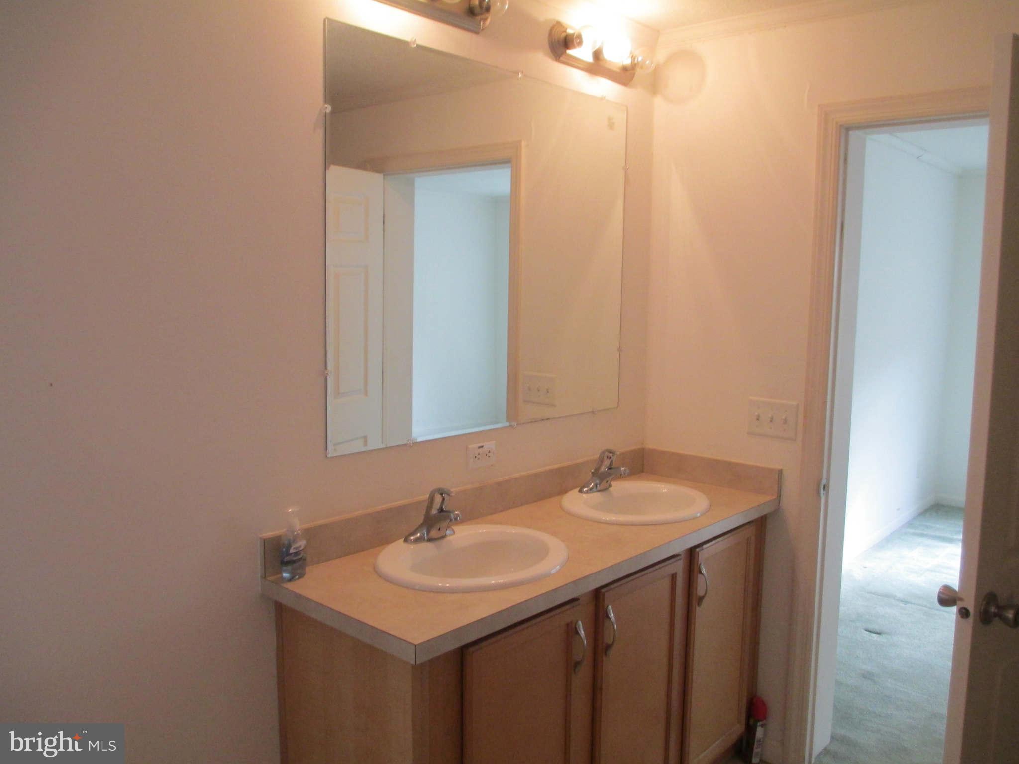8900 Spring Avenue Lanham, MD 20706 - Photo 3 of 9 Bath (Master)