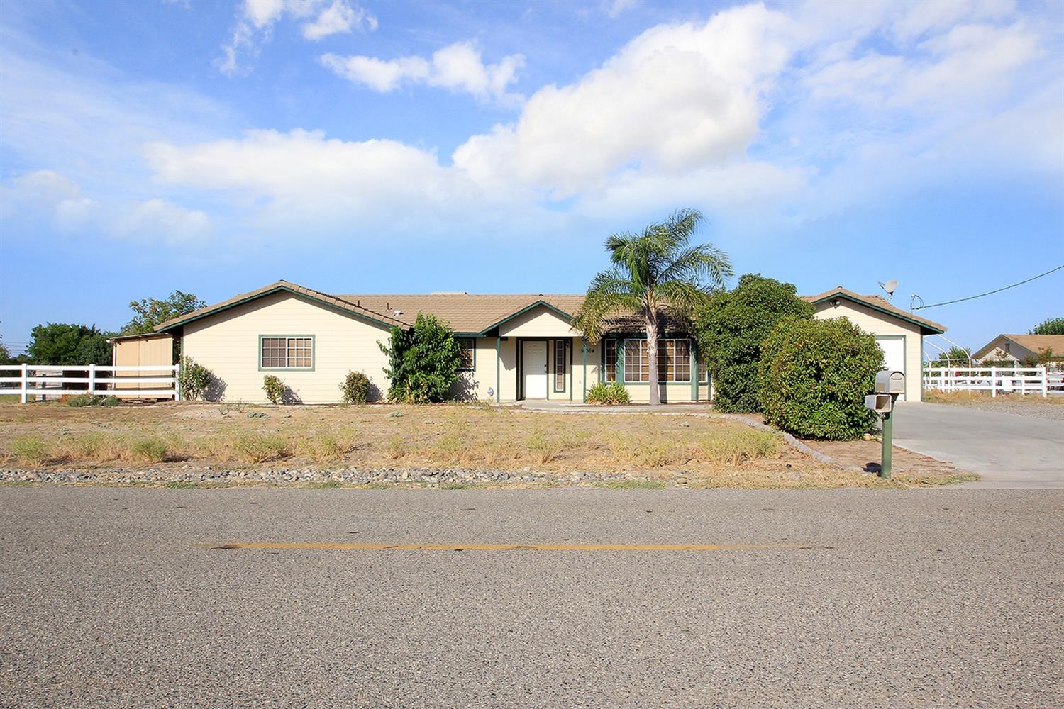 16064 La Canada Road Madera, CA 93636 - Photo 1 of 39 Gallery Image 1