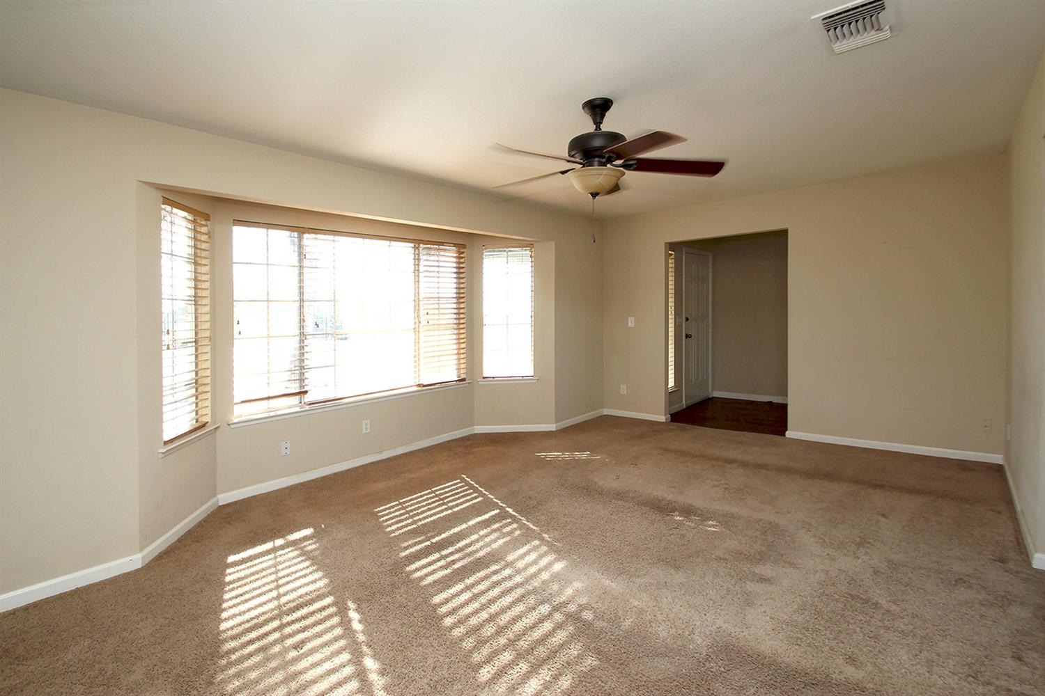 16064 La Canada Road Madera, CA 93636 - Photo 6 of 39 Gallery Image 6