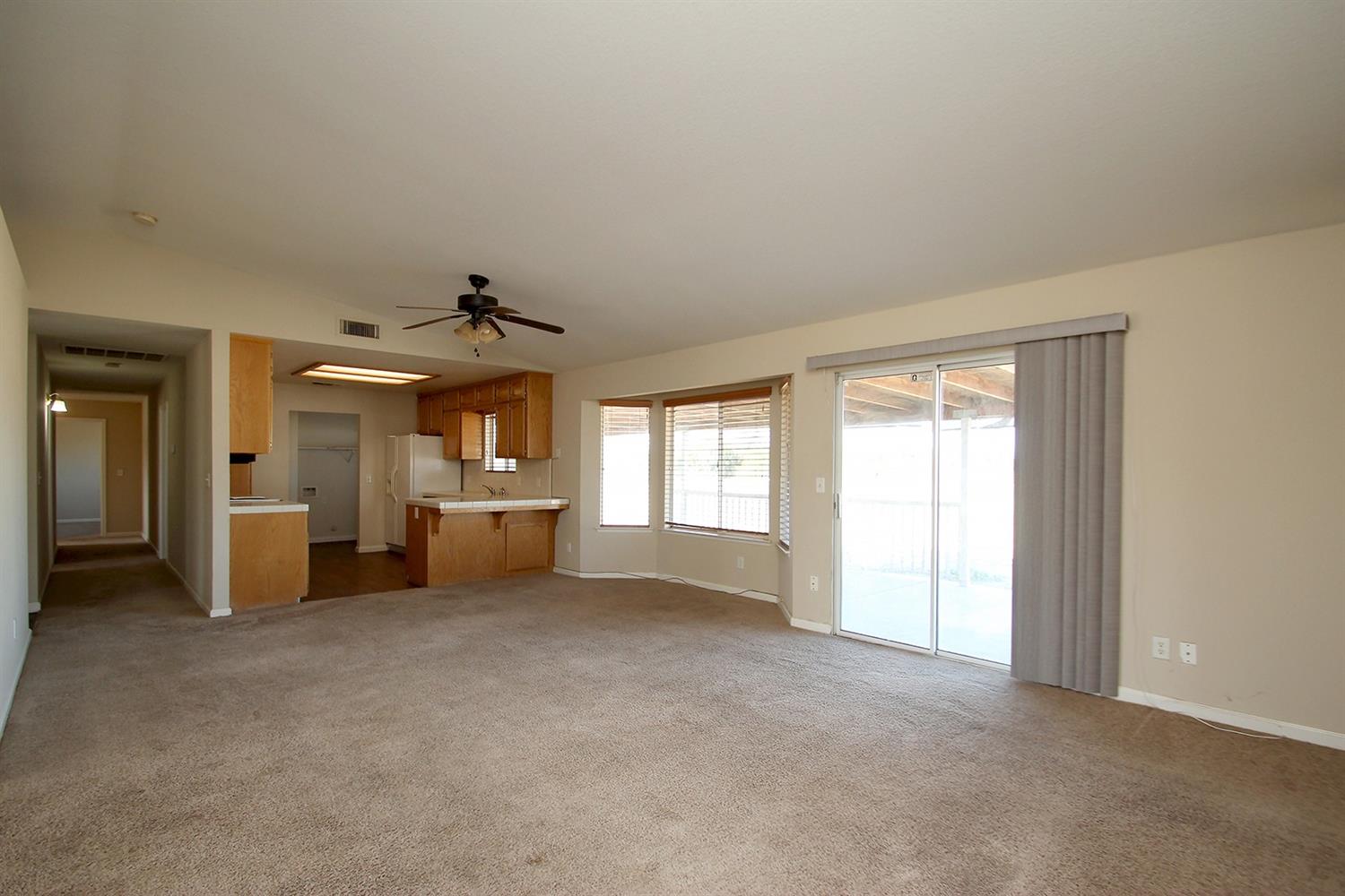 16064 La Canada Road Madera, CA 93636 - Photo 8 of 39 Gallery Image 8