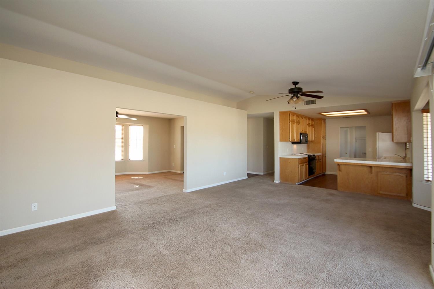 16064 La Canada Road Madera, CA 93636 - Photo 10 of 39 Gallery Image 10