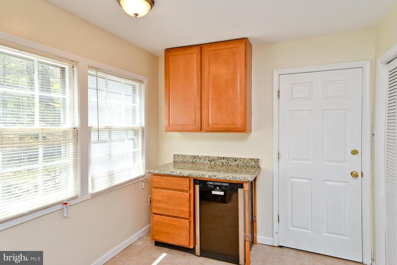 8907 Eastbourne Lane Laurel, MD 20708 - Photo 11 of 30 Kitchen