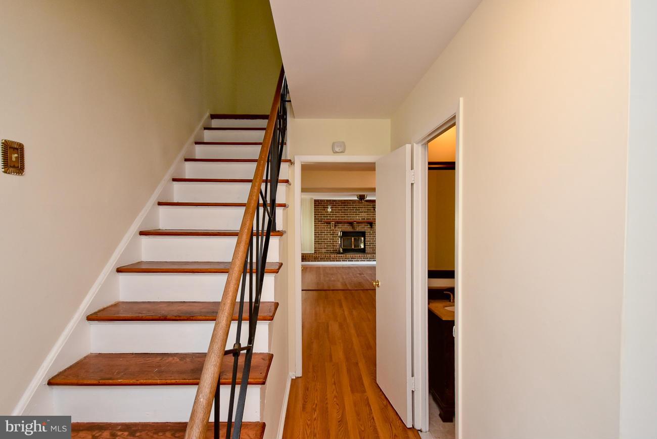 8907 Eastbourne Lane Laurel, MD 20708 - Photo 3 of 30 Interior (General)