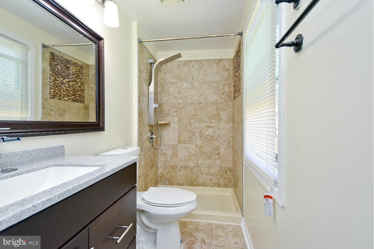 8907 Eastbourne Lane Laurel, MD 20708 - Photo 26 of 30 Bath (Master)