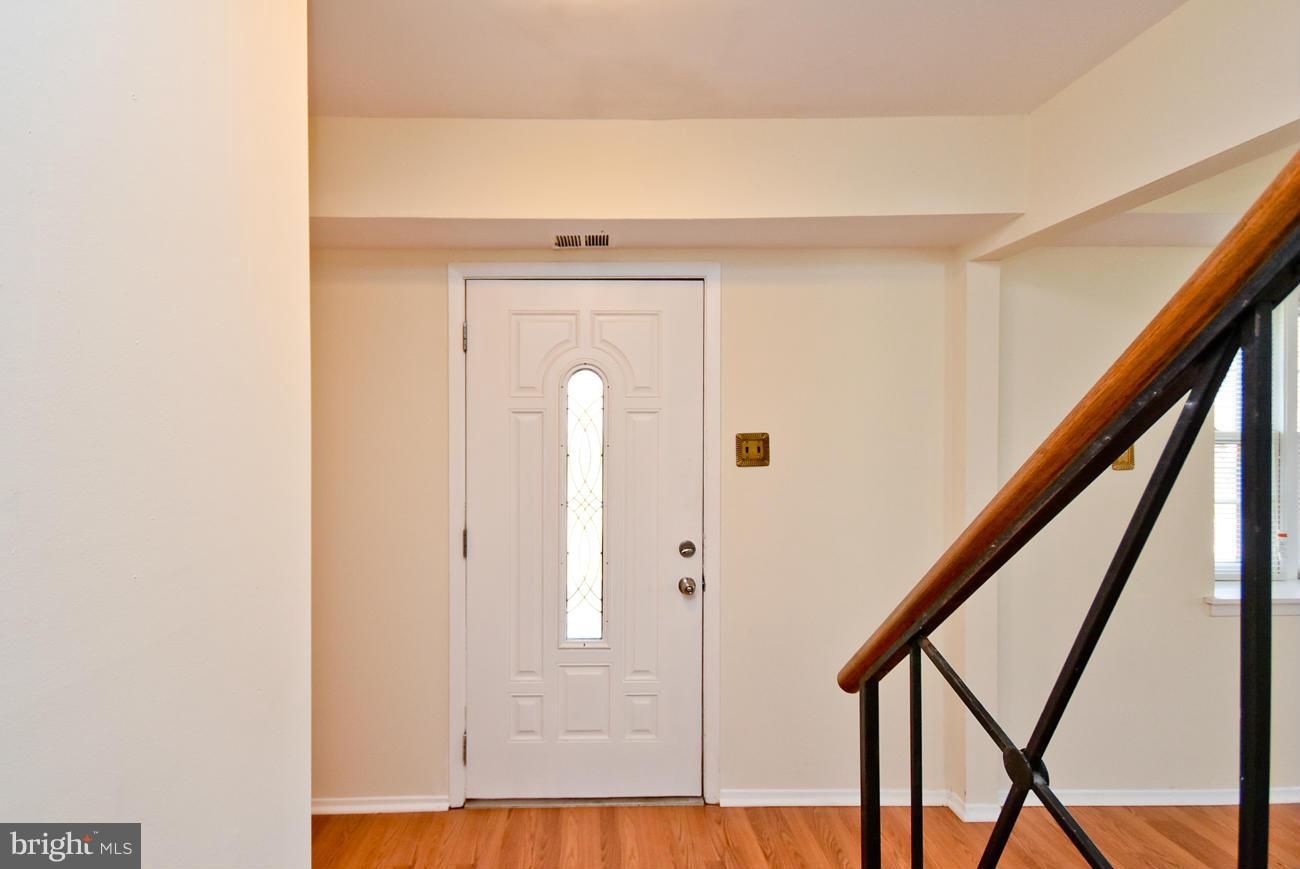 8907 Eastbourne Lane Laurel, MD 20708 - Photo 4 of 30 Interior (General)