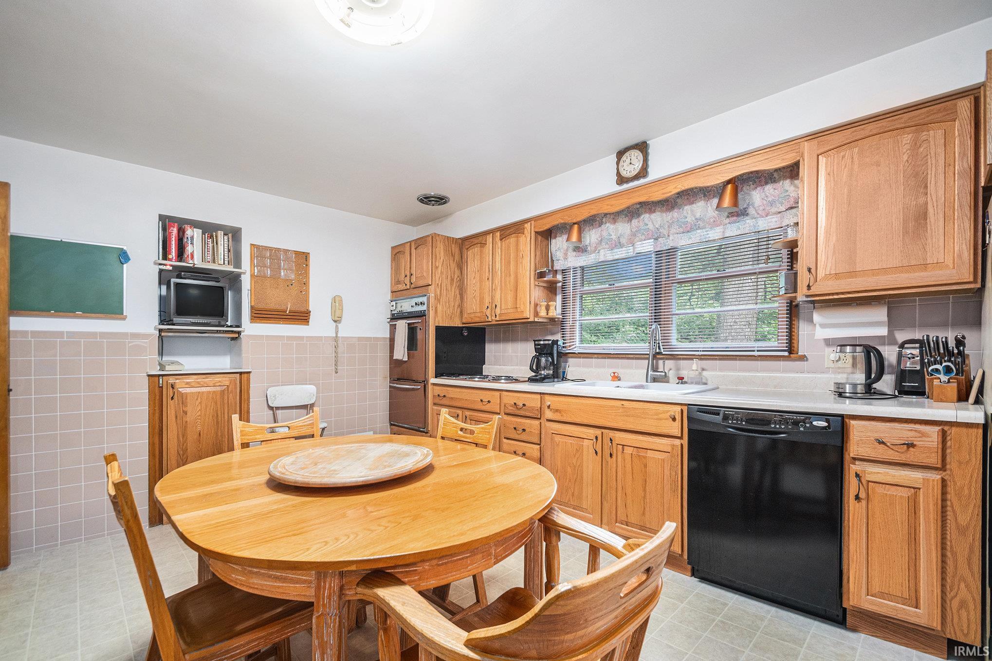 56859 Sundown Road South Bend, IN 46619 - Photo 11 of 28 Gallery Image 11