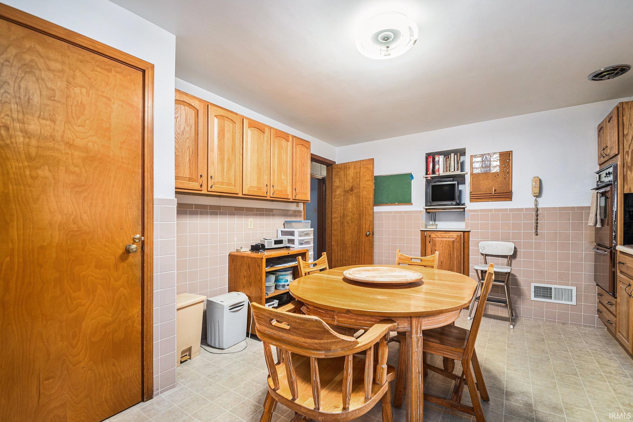 56859 Sundown Road South Bend, IN 46619 - Photo 10 of 28 Gallery Image 10
