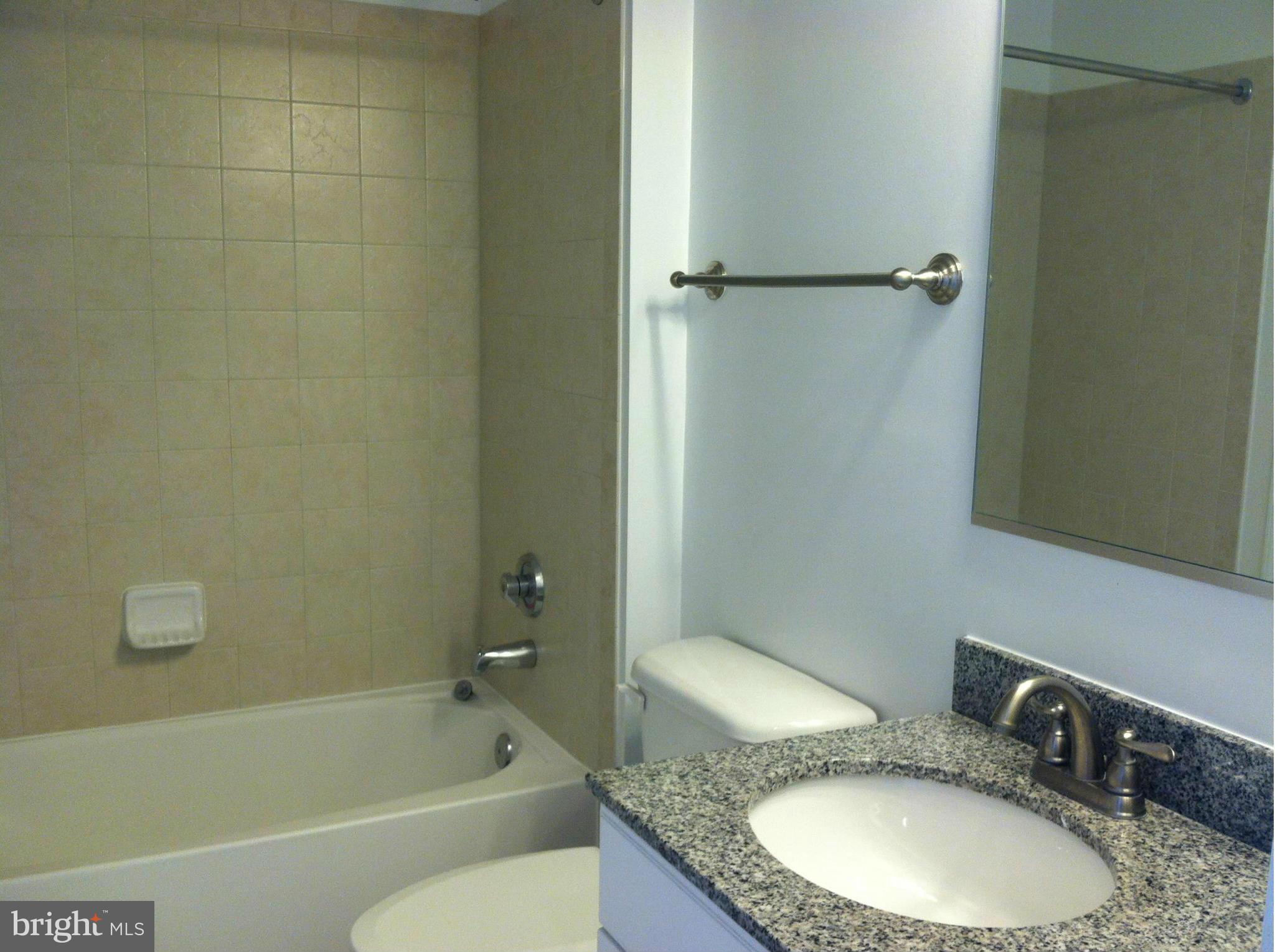 3650 South Glebe Road, Unit 357 Arlington, VA 22202 - Photo 15 of 20 Bath