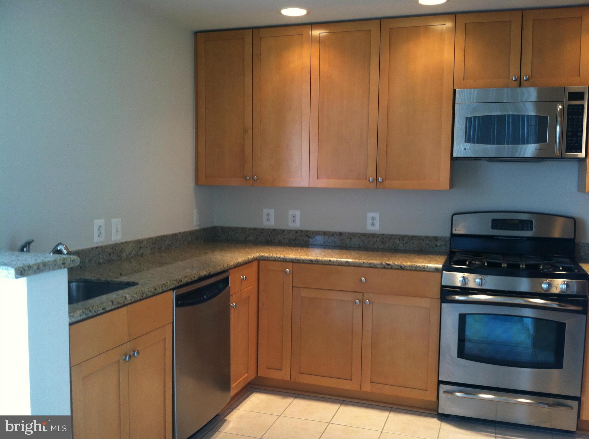 3650 South Glebe Road, Unit 357 Arlington, VA 22202 - Photo 10 of 20 Kitchen