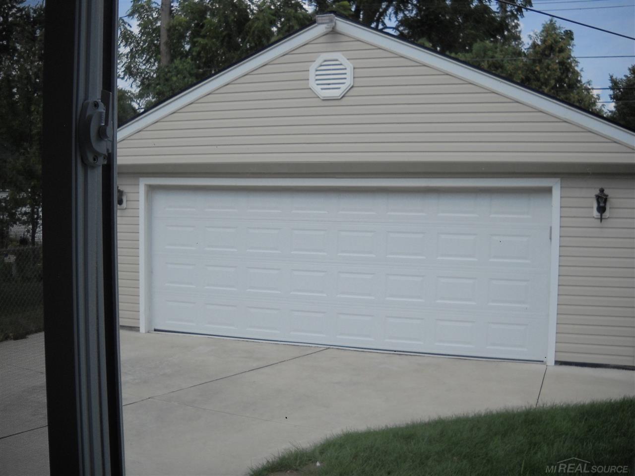 1200 Torrey Road Grosse Pointe, MI 48236 - Photo 40 of 59 31260937-42.JPG