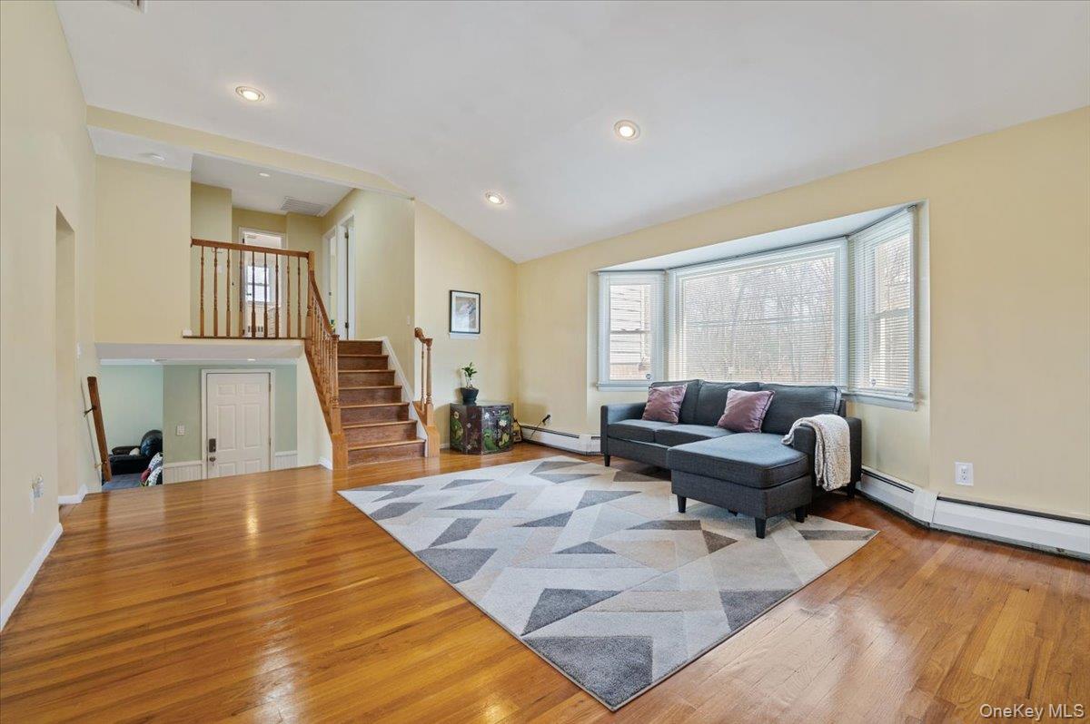 7 Plainview Road Bethpage, NY 11714 - Photo 13 of 37