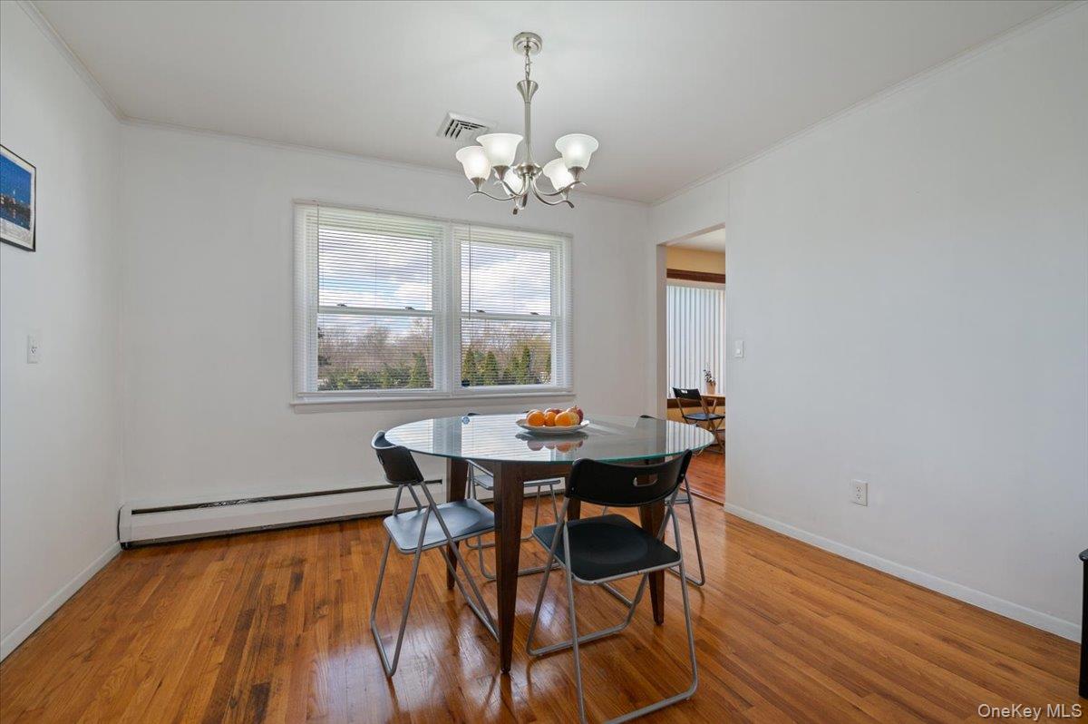 7 Plainview Road Bethpage, NY 11714 - Photo 14 of 37