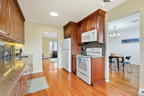 $849,000 | 7 Plainview Road, Bethpage, NY 11714