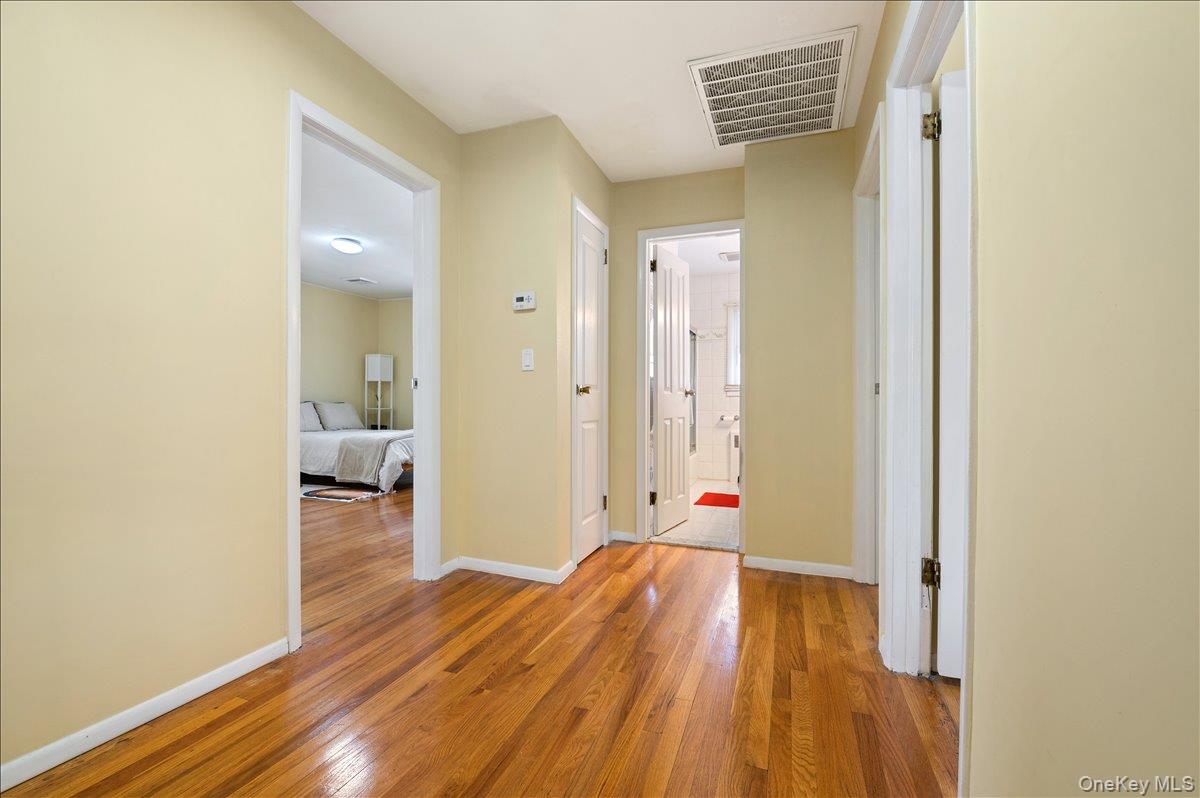 7 Plainview Road Bethpage, NY 11714 - Photo 19 of 37