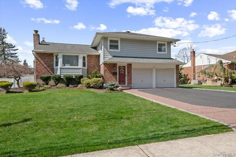 $849,000 | 7 Plainview Road, Bethpage, NY 11714