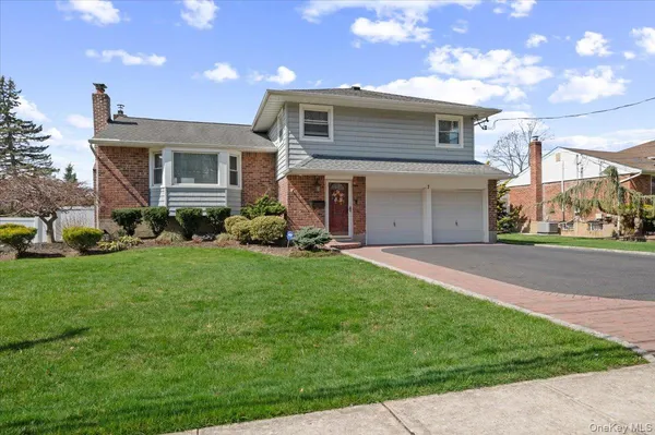 $849,000 | 7 Plainview Road, Bethpage, NY 11714