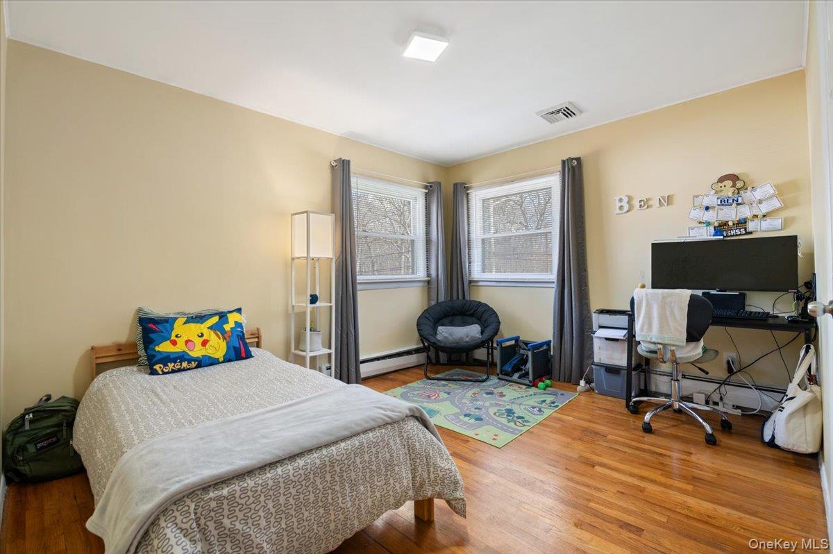 7 Plainview Road Bethpage, NY 11714 - Photo 22 of 37