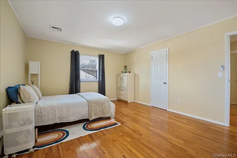$849,000 | 7 Plainview Road, Bethpage, NY 11714