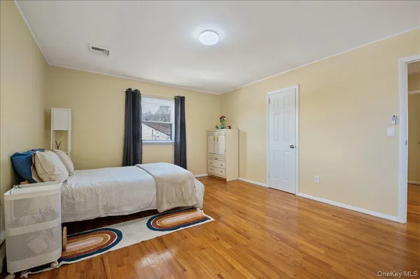 $849,000 | 7 Plainview Road, Bethpage, NY 11714