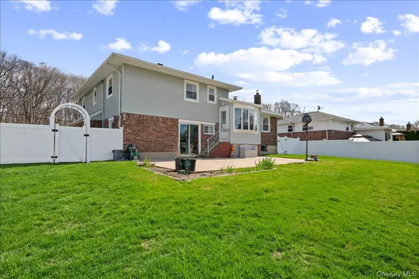 $849,000 | 7 Plainview Road, Bethpage, NY 11714