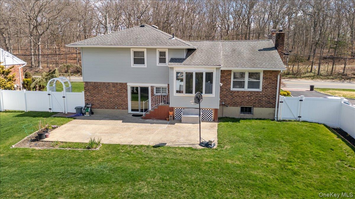 7 Plainview Road Bethpage, NY 11714 - Photo 30 of 37
