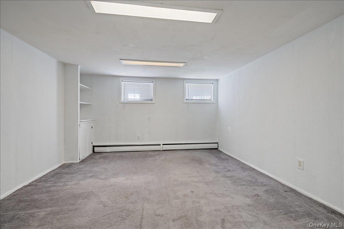 7 Plainview Road Bethpage, NY 11714 - Photo 4 of 37