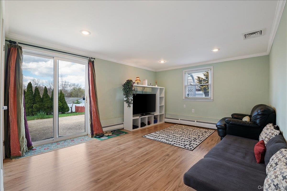 7 Plainview Road Bethpage, NY 11714 - Photo 6 of 37