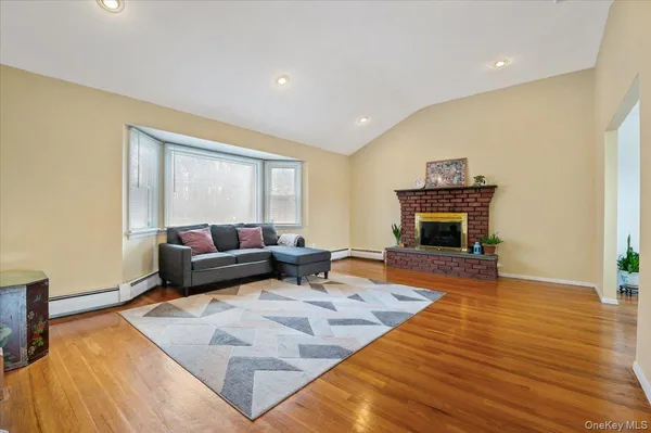 $849,000 | 7 Plainview Road, Bethpage, NY 11714