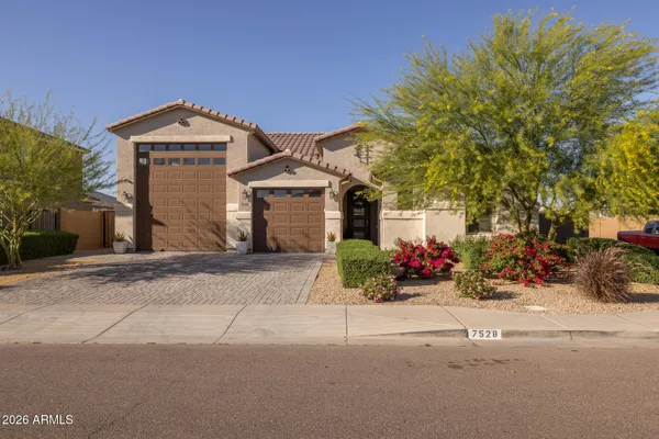 $650,000 | 7528 West Odeum Lane, Phoenix, AZ 85043