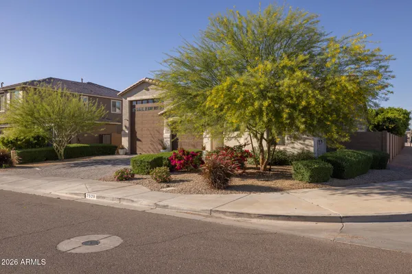 $650,000 | 7528 West Odeum Lane, Phoenix, AZ 85043
