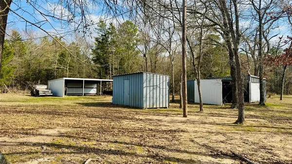 $475,000 | 877 County Road 2010, Ivanhoe, TX 75447