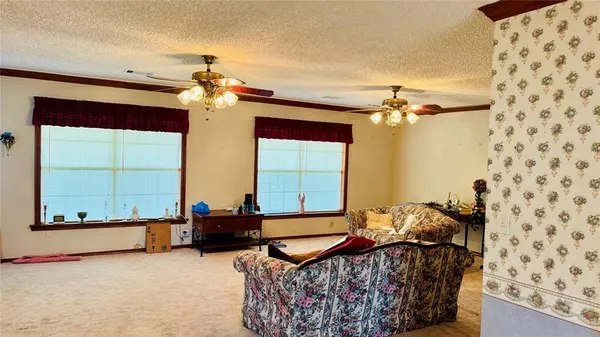 $475,000 | 877 County Road 2010, Ivanhoe, TX 75447