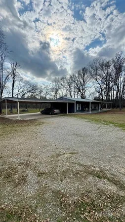 $475,000 | 877 County Road 2010, Ivanhoe, TX 75447