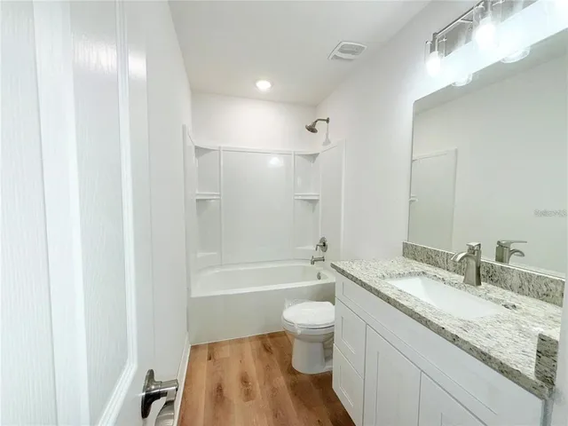 $2,150 | 222 Carpenters Way, Unit 70, Lakeland, FL 33805