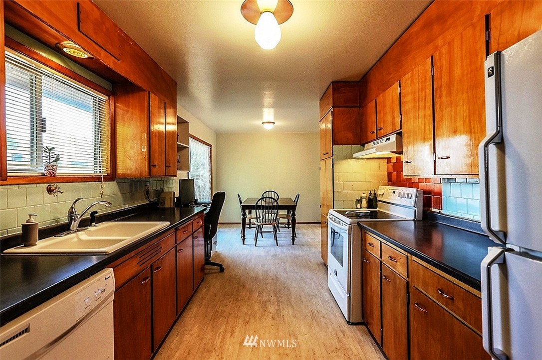 8357 East Caraway Road Port Orchard, WA 98366 - Photo 5 of 21 Gallery Image 5