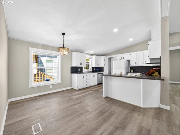 $149,500 | 17520 Southeast 82nd Drive, Unit 2, Clackamas, OR 97015