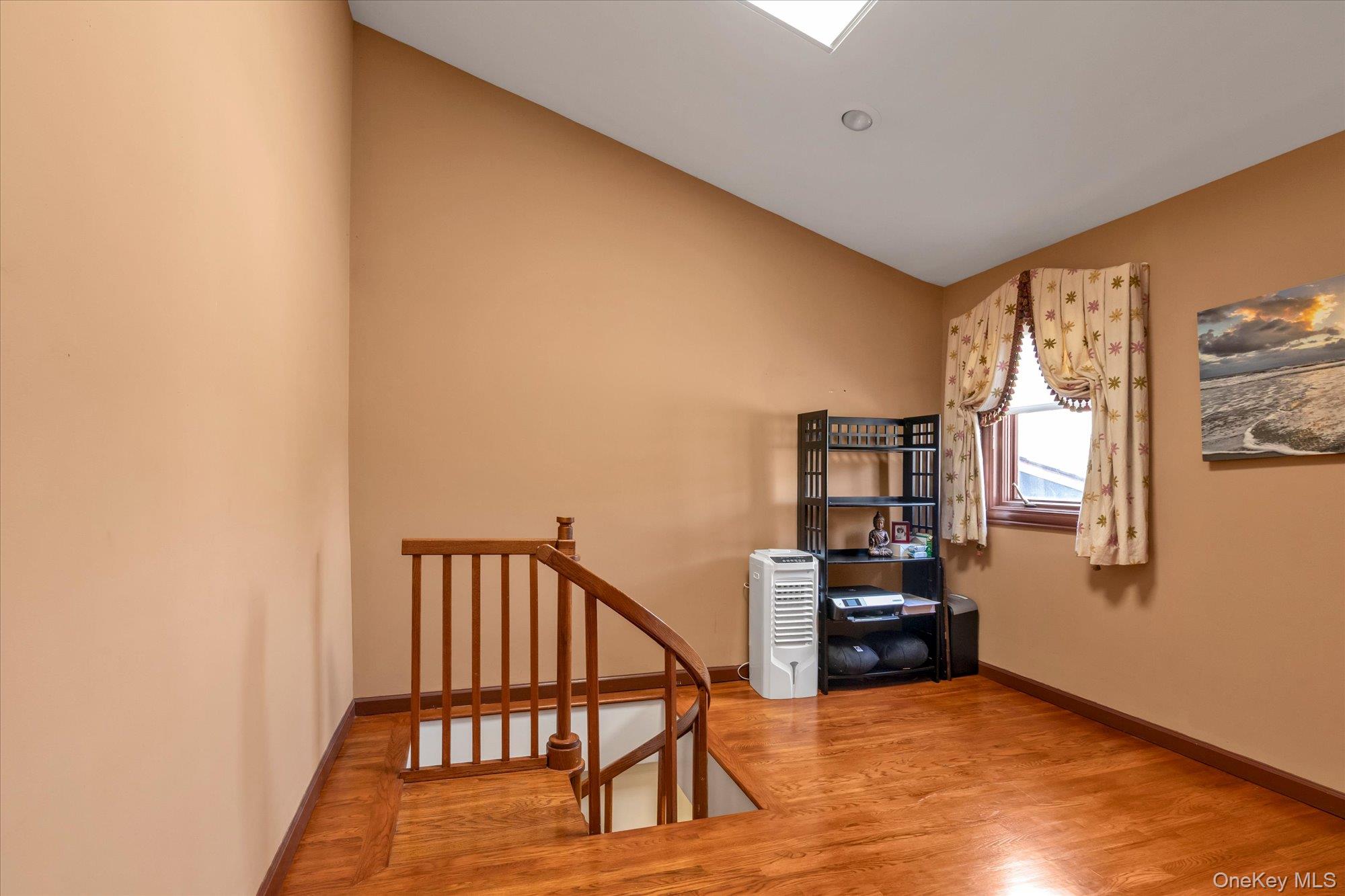 150 I U Willets Road Albertson, NY 11507 - Photo 20 of 21 Loft area with additional space for desk and office equipment.