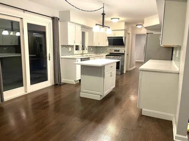 $379,000 | 8217 North Carrolton Court, Hanover Park, IL 60133