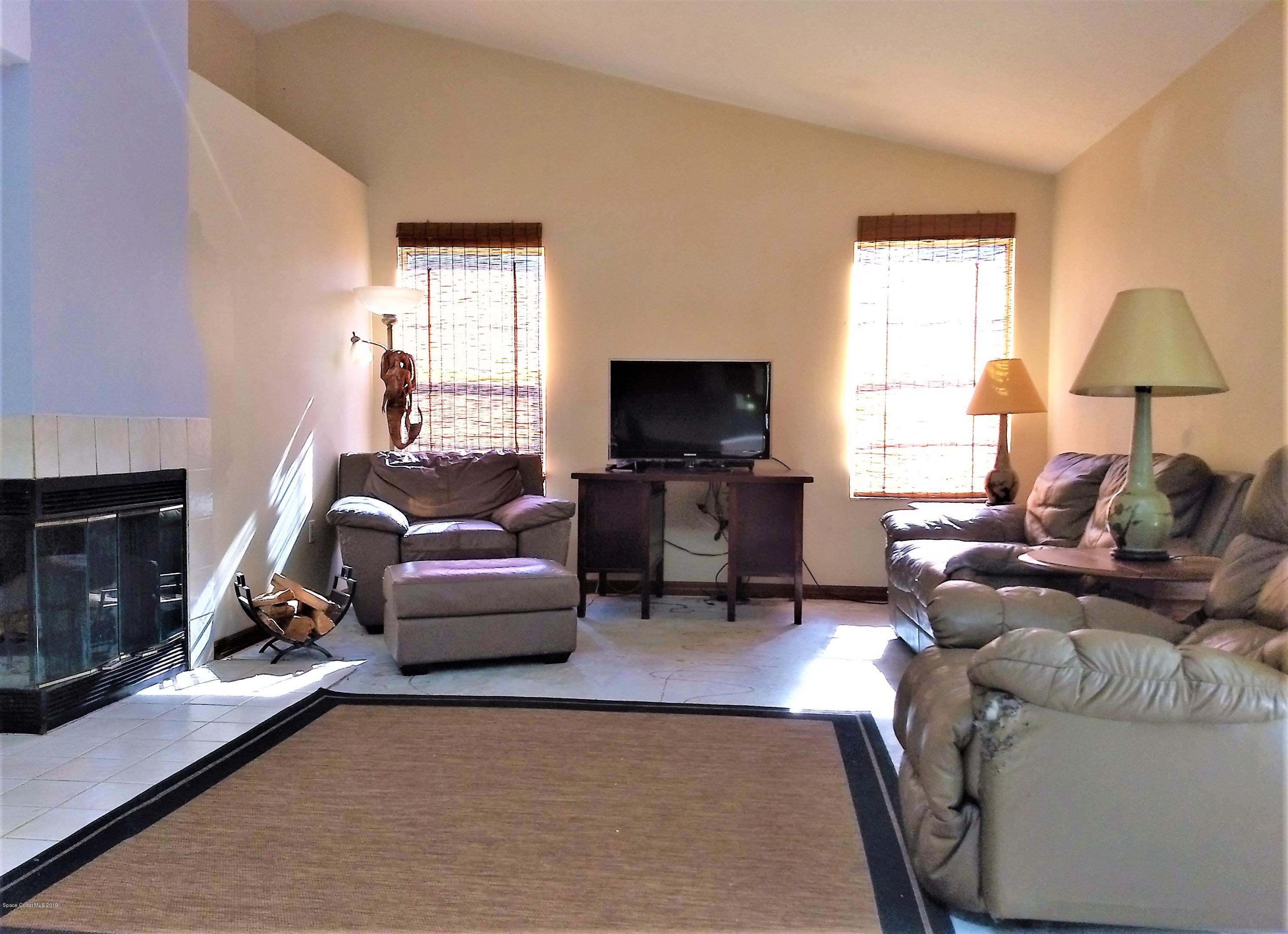 200 Rios Court Southeast Palm Bay, FL 32909 - Photo 25 of 56 Family Room