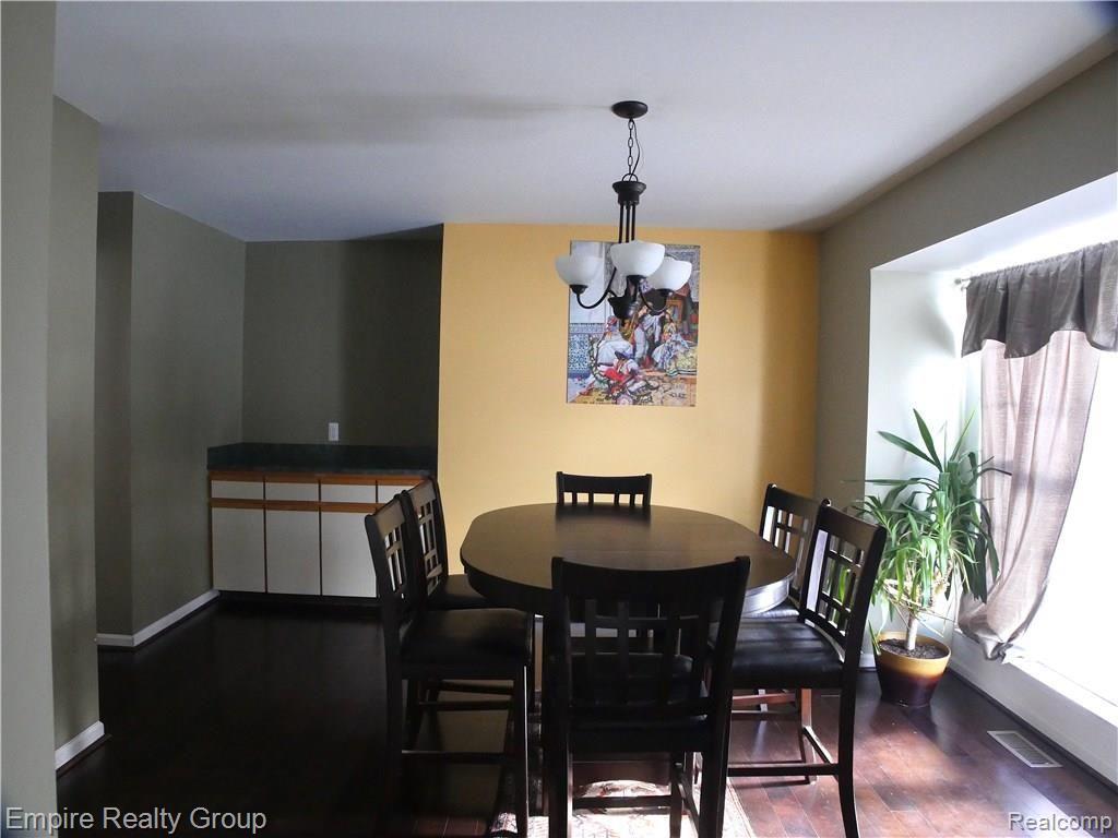 46728 Doubletree Road Canton, MI 48187 - Photo 8 of 36 Dining room.jpg