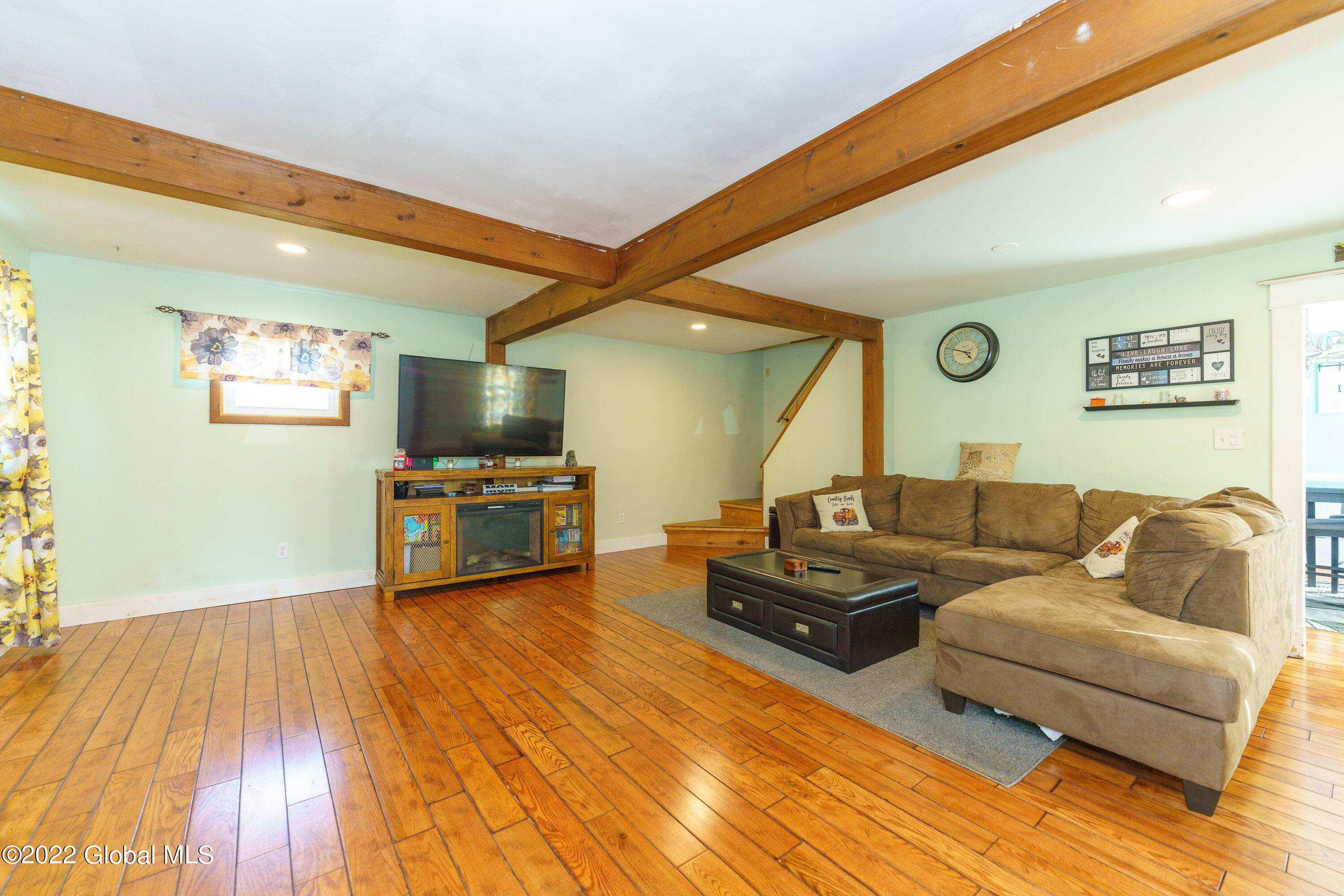 1022 Princetown Road Rotterdam, NY 12306 - Photo 3 of 32 1 Livingroom 1