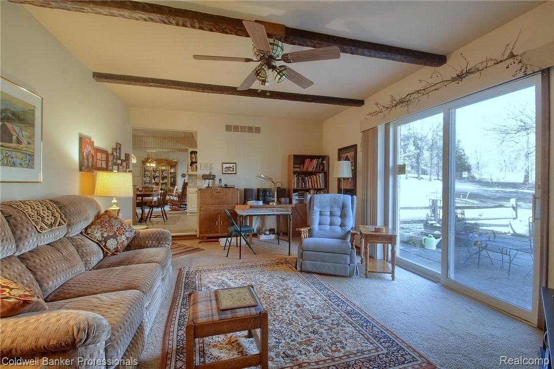 1381 North Livernois Road Rochester, MI 48306 - Photo 12 of 34 12-Family Room 2nd View.jpg