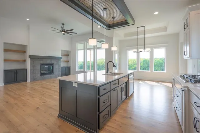 $708,640 | 8212 Northwest 89th Terrace, Kansas City, MO 64153