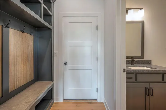 $708,640 | 8212 Northwest 89th Terrace, Kansas City, MO 64153