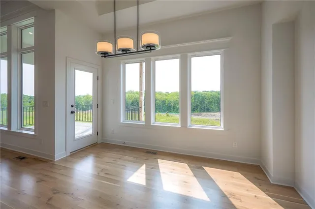 $708,640 | 8212 Northwest 89th Terrace, Kansas City, MO 64153