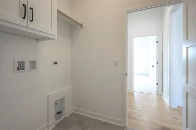 $708,640 | 8212 Northwest 89th Terrace, Kansas City, MO 64153