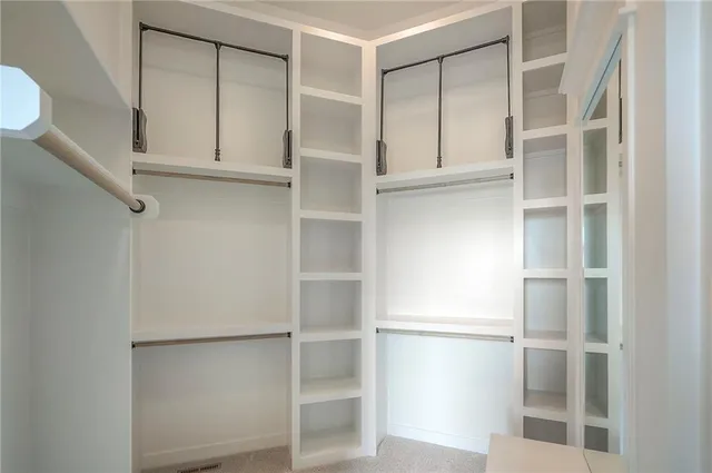 $708,640 | 8212 Northwest 89th Terrace, Kansas City, MO 64153