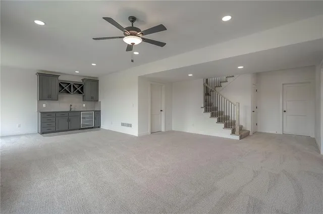 $708,640 | 8212 Northwest 89th Terrace, Kansas City, MO 64153