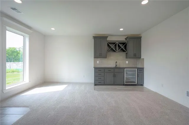 $708,640 | 8212 Northwest 89th Terrace, Kansas City, MO 64153