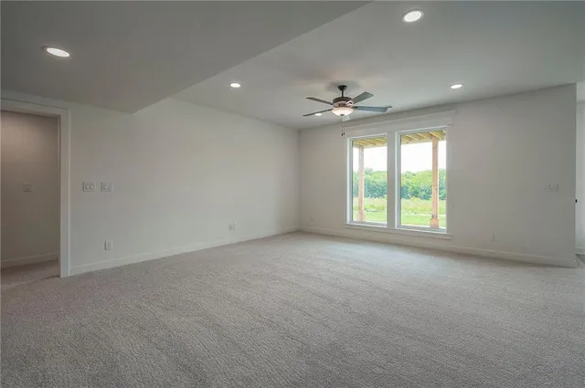 $708,640 | 8212 Northwest 89th Terrace, Kansas City, MO 64153